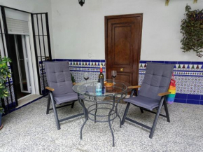 Casa Valientes A - Free private parking, WiFi & AC, Jerez De La Frontera
